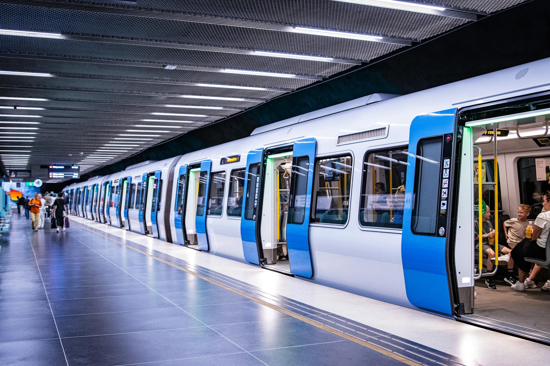 Stockholm metro platform for short-program student transit planning.