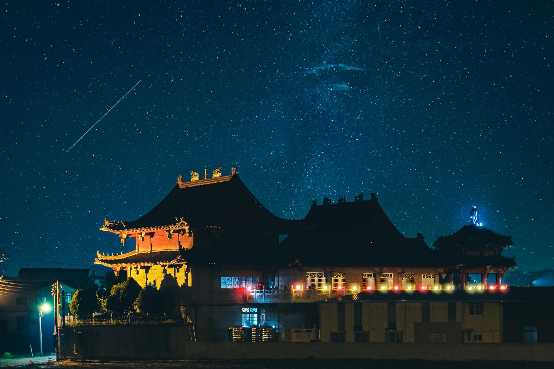 Tainan outdoor landscape and active traveler planning context.