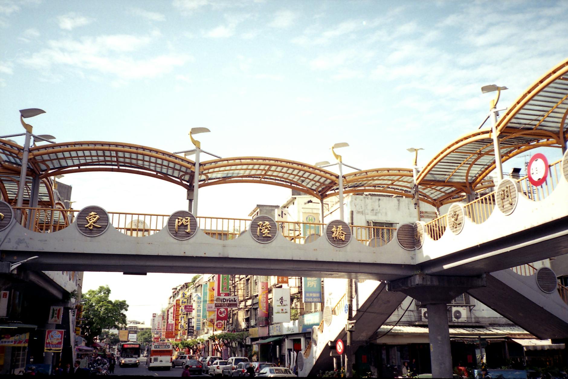 Tainan city street and business visitor planning context.