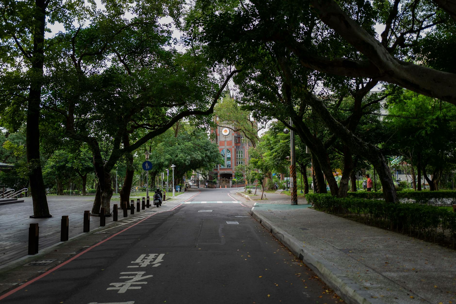 Tainan investor report and deal-trip logistics planning context.