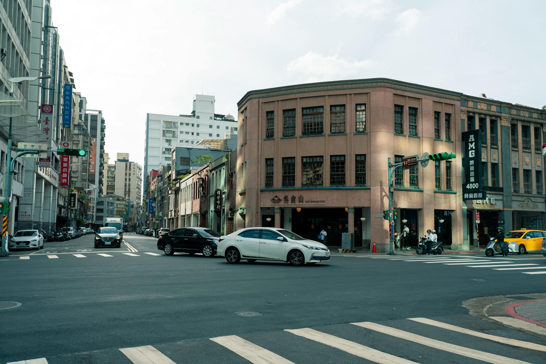 Tainan private transfer and luxury route planning context.
