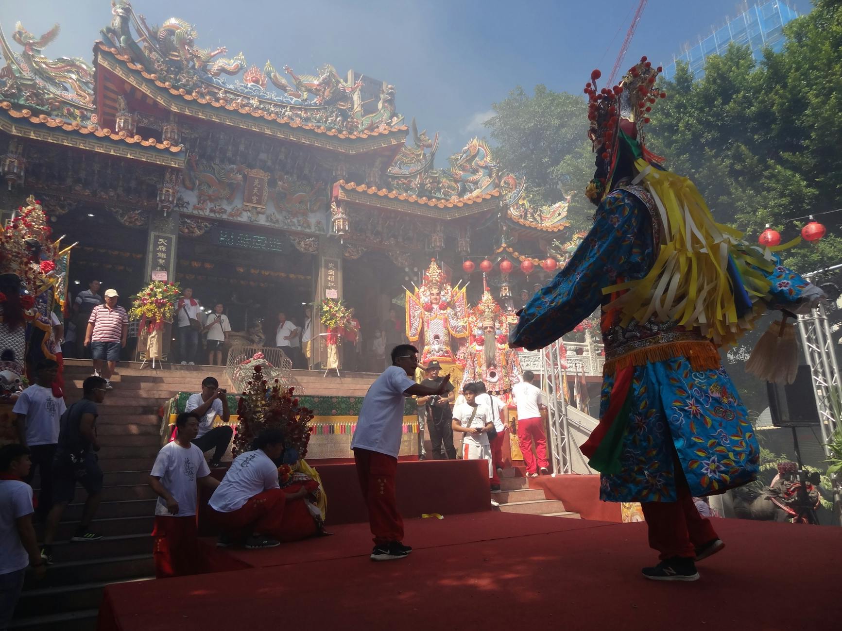 Tainan temple etiquette and ritual boundary planning context.