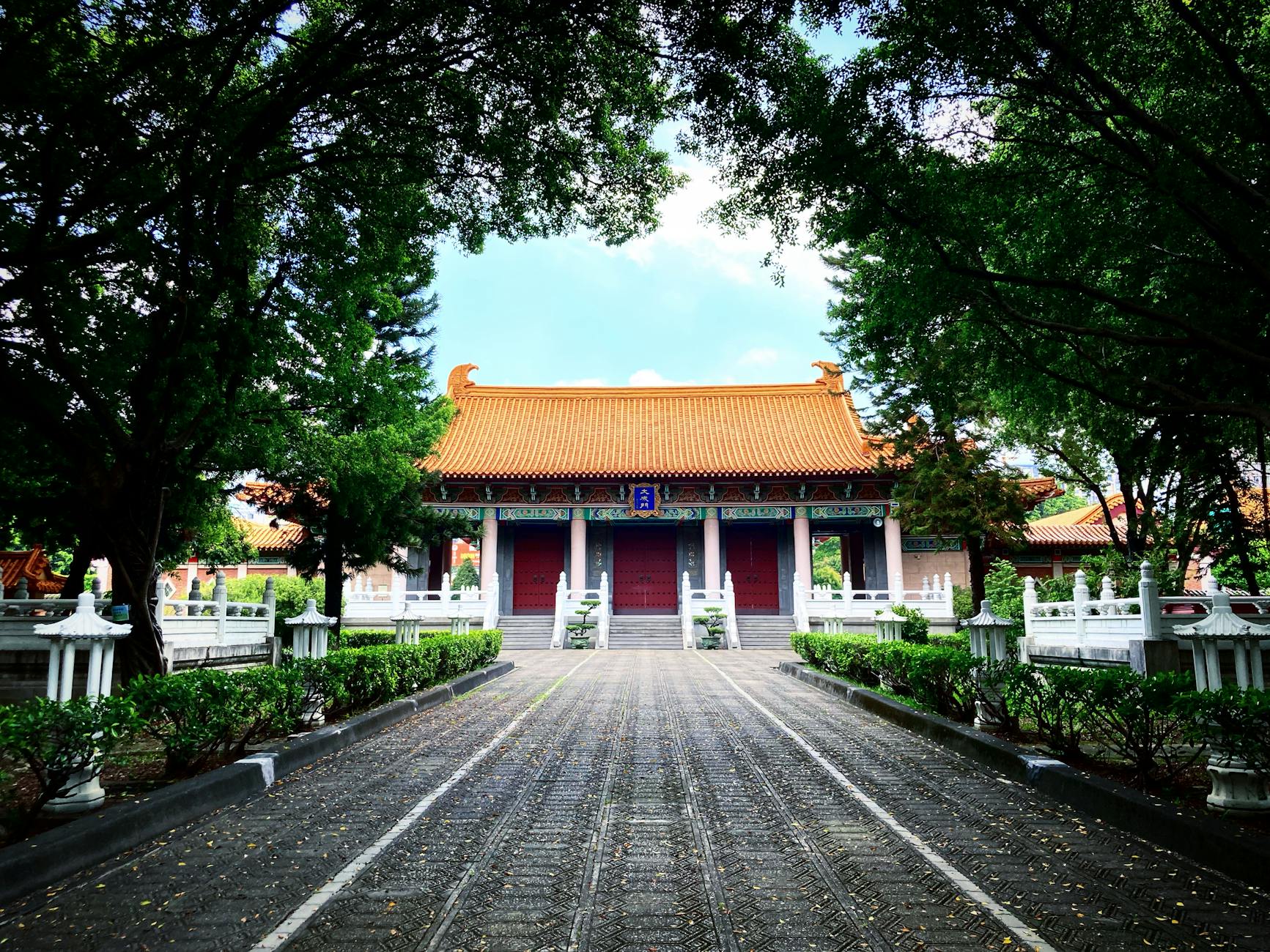 Tainan seasonal repeat leisure route and weather planning context.