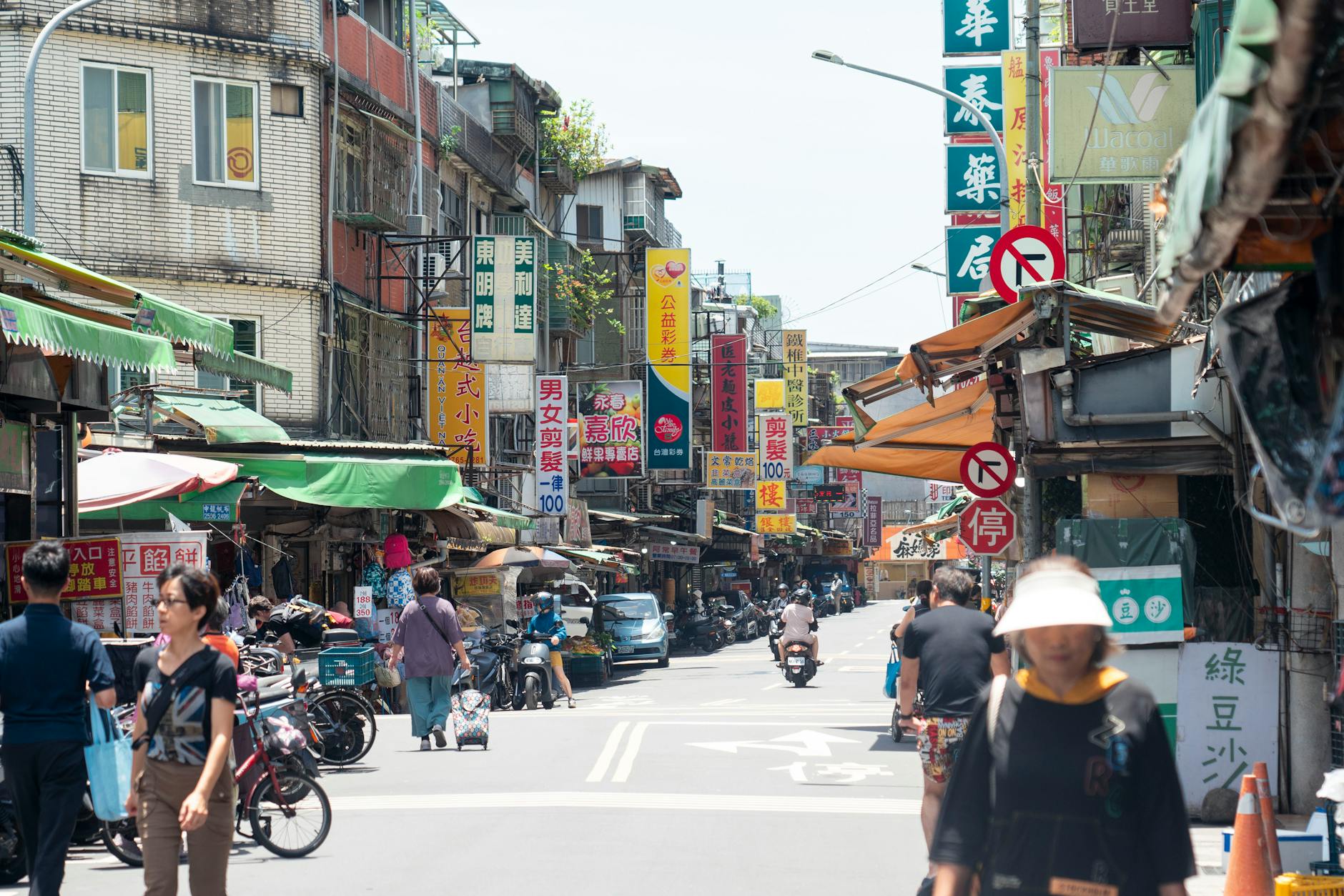 Tainan repeat visitor local movement and transfer planning context.
