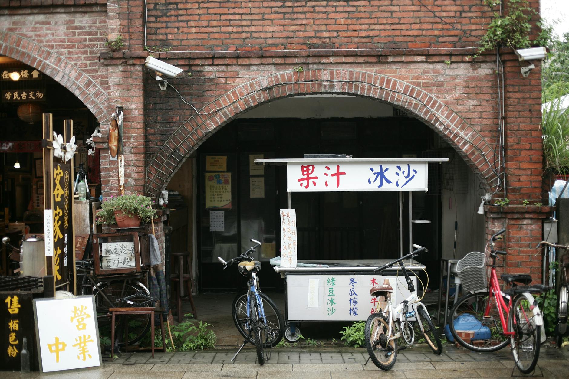 Tainan solo food route and meal planning context.