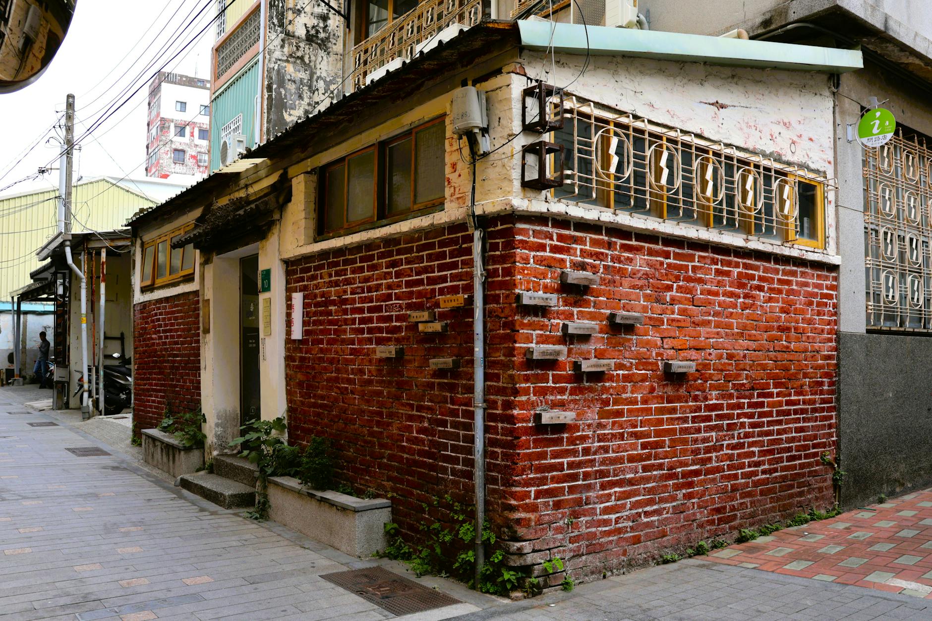 Tainan trade-show hotel and event rhythm planning context.