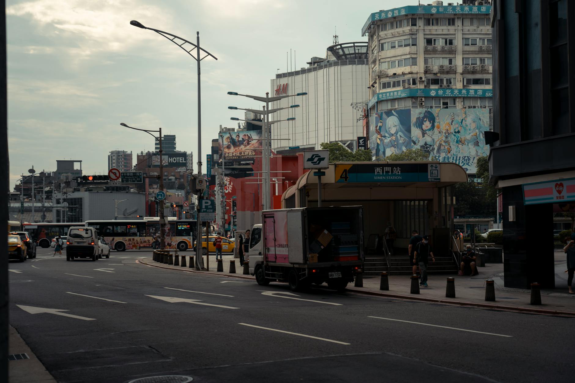Tainan medical-constraint travel report and flexible route planning context.