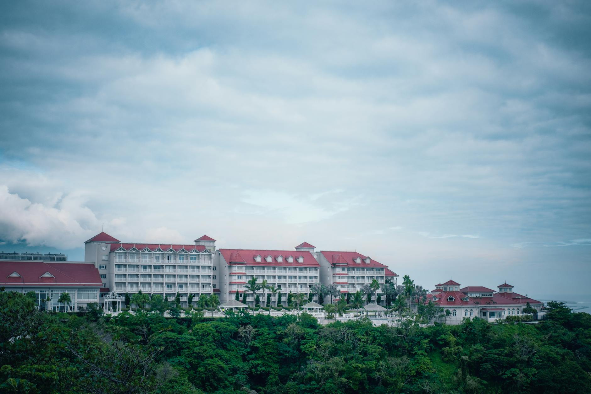 Tainan transfer planning for travelers with medical constraints.