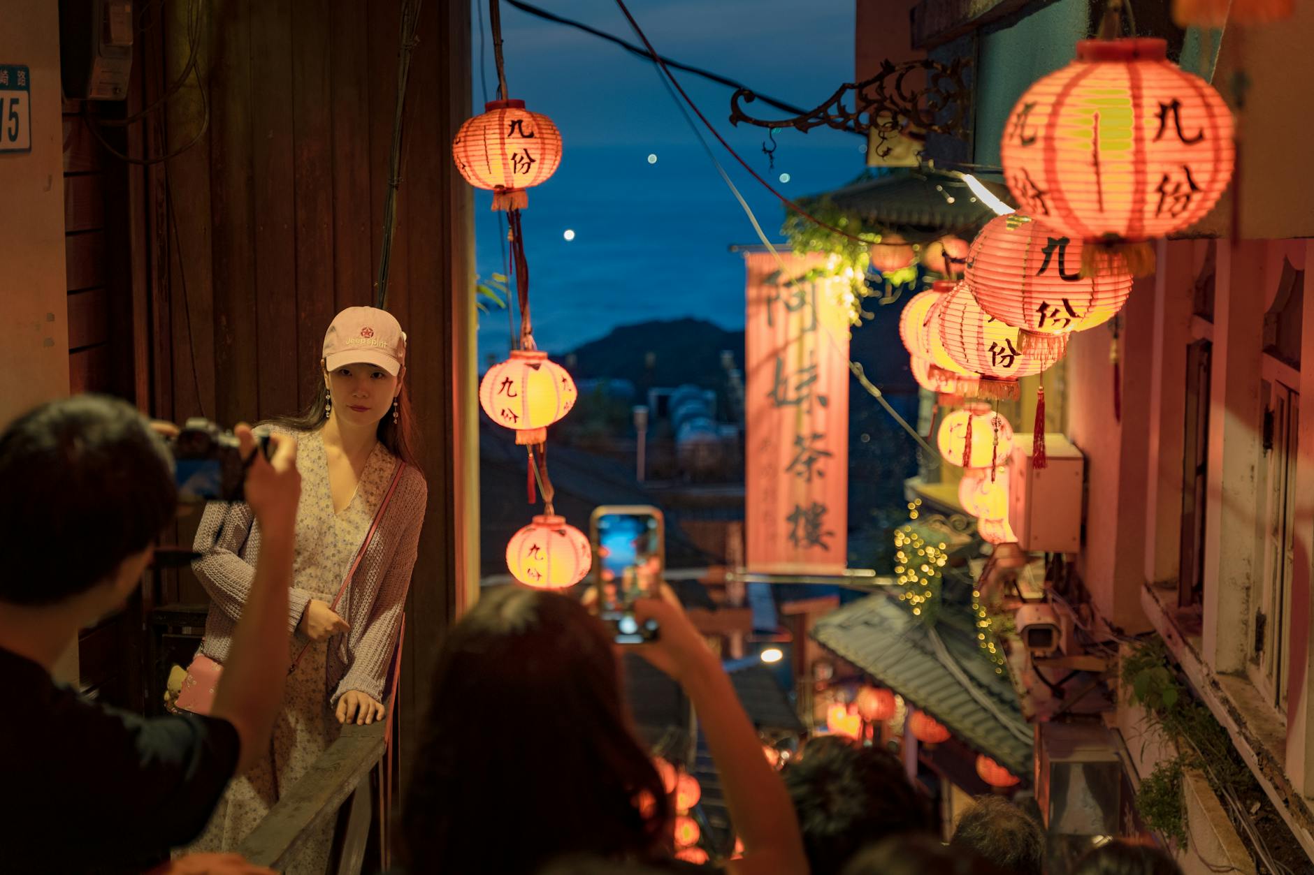Tainan food route and woman traveler meal planning context.