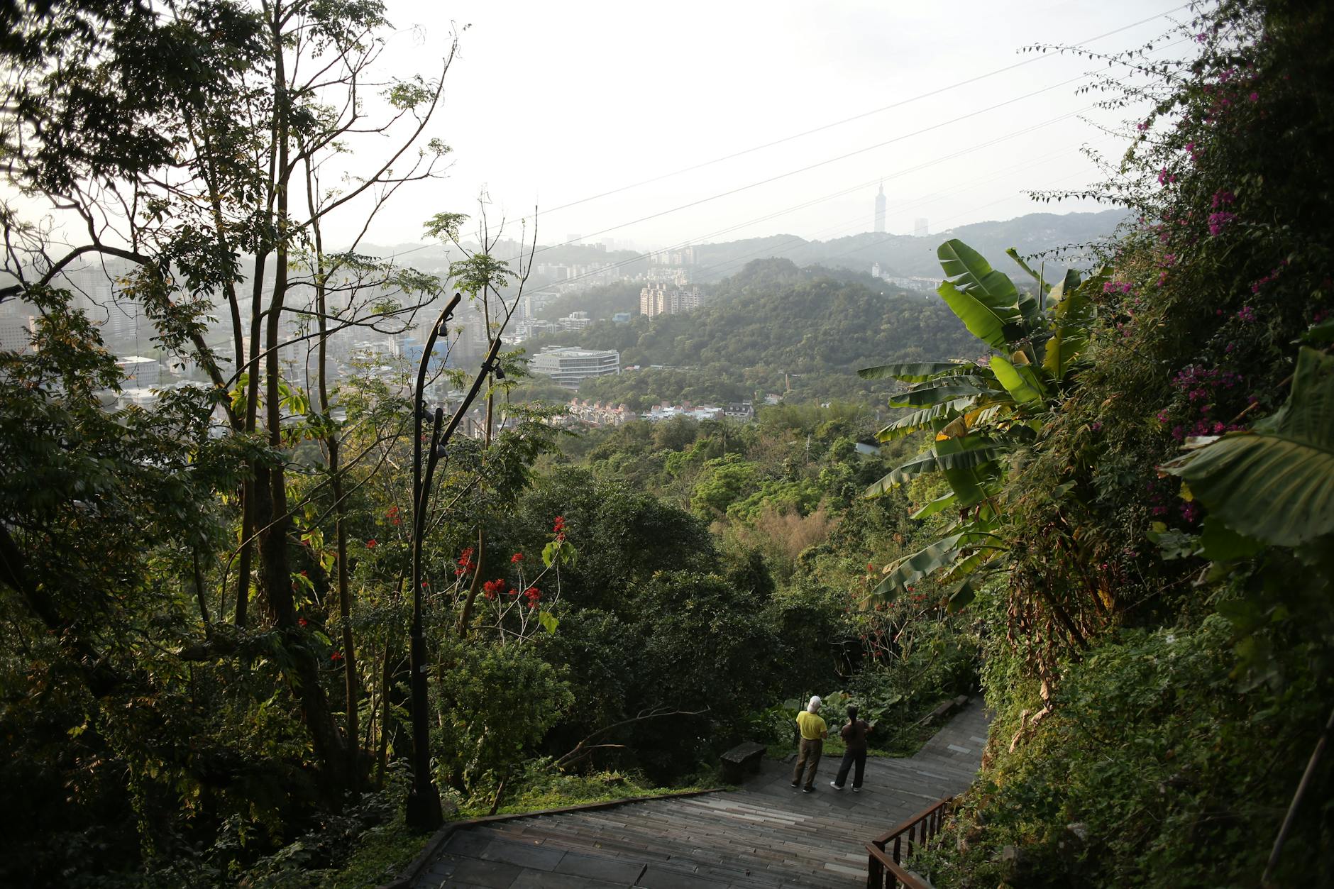 Taipei outdoor path and humidity gear planning context.