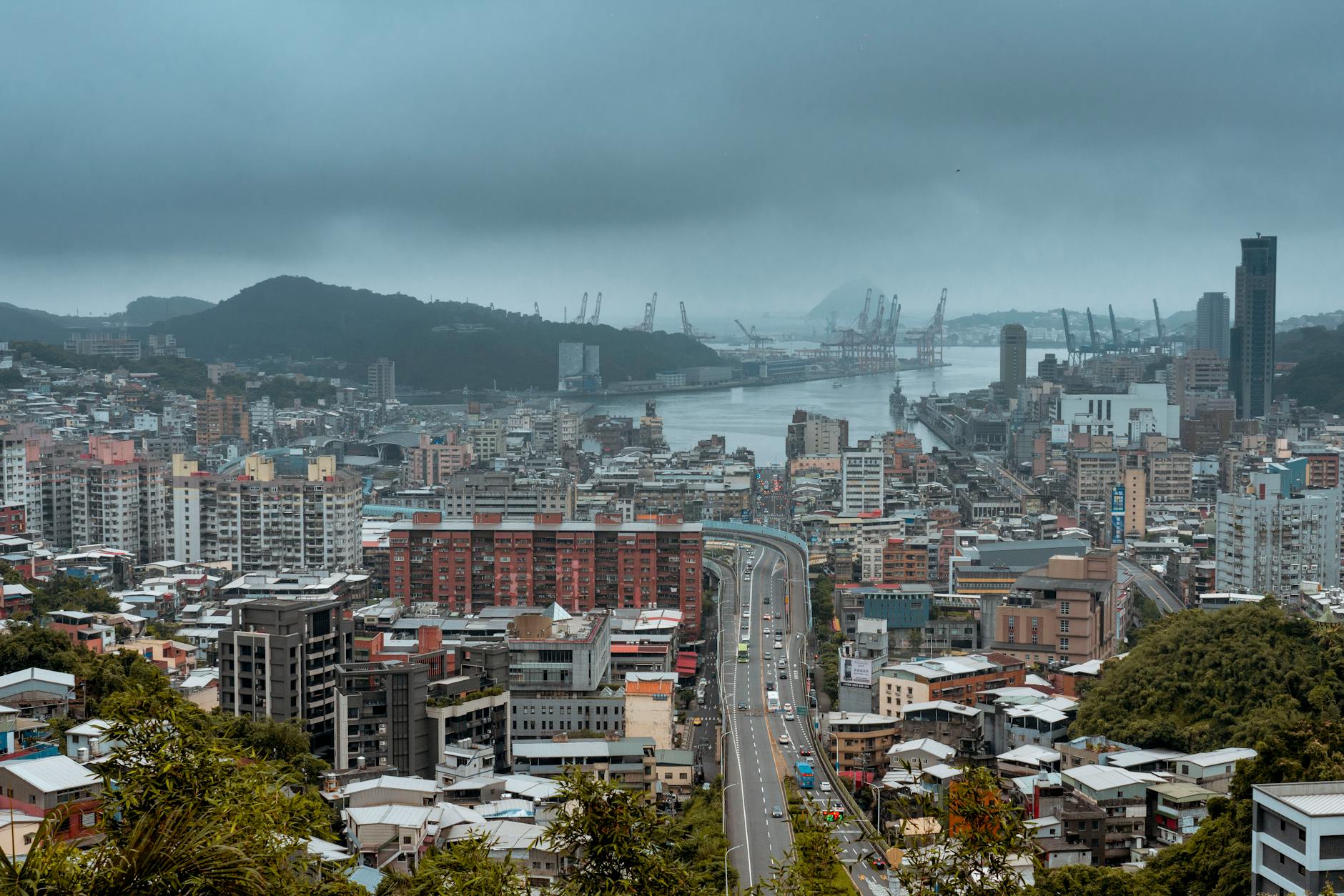Northern Taiwan coastal route and Taipei shore-excursion planning context.
