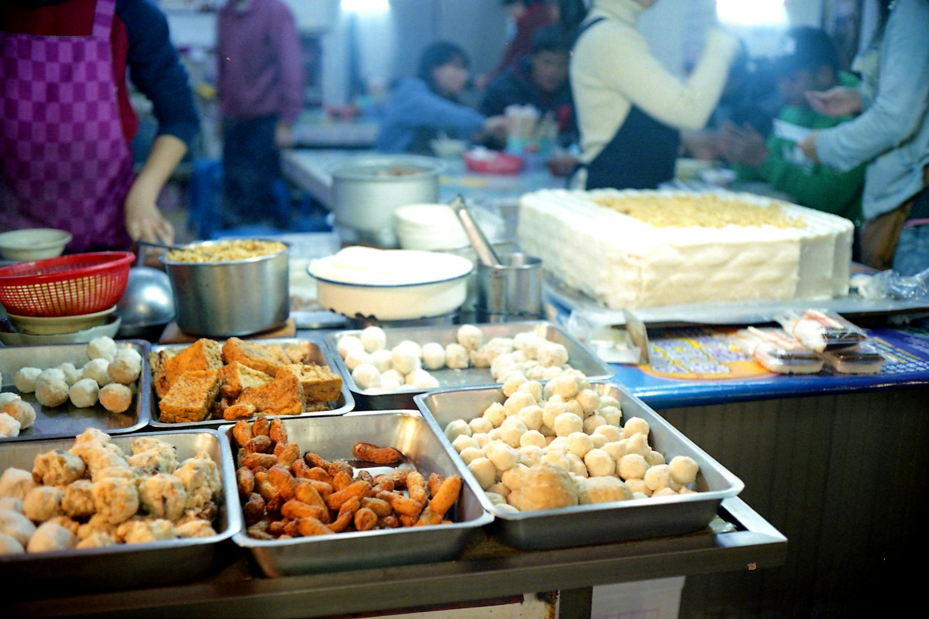 Taipei night market and family food planning context.