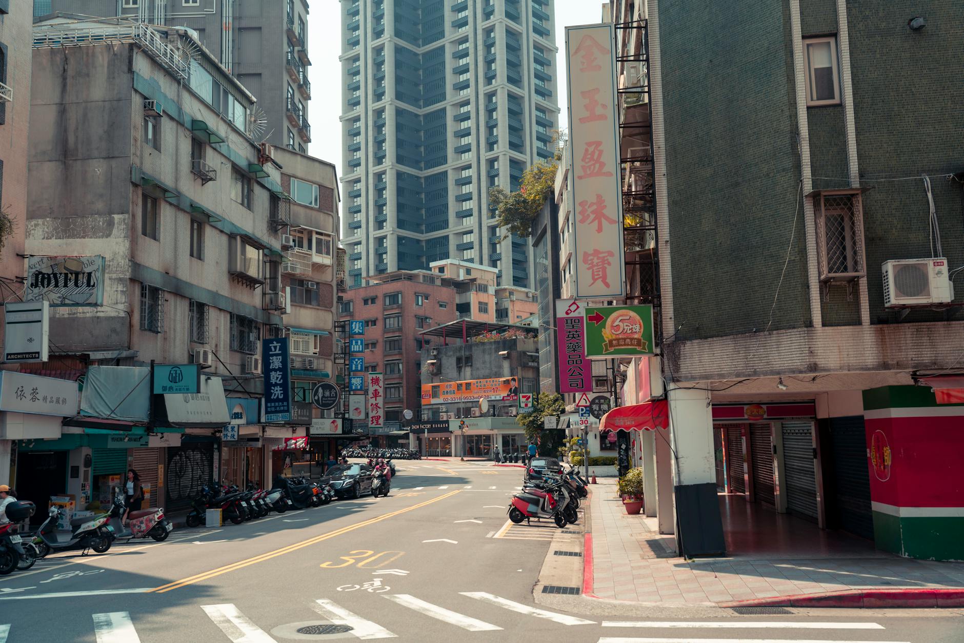 Taipei neighborhood route and journalist interview sequencing context.