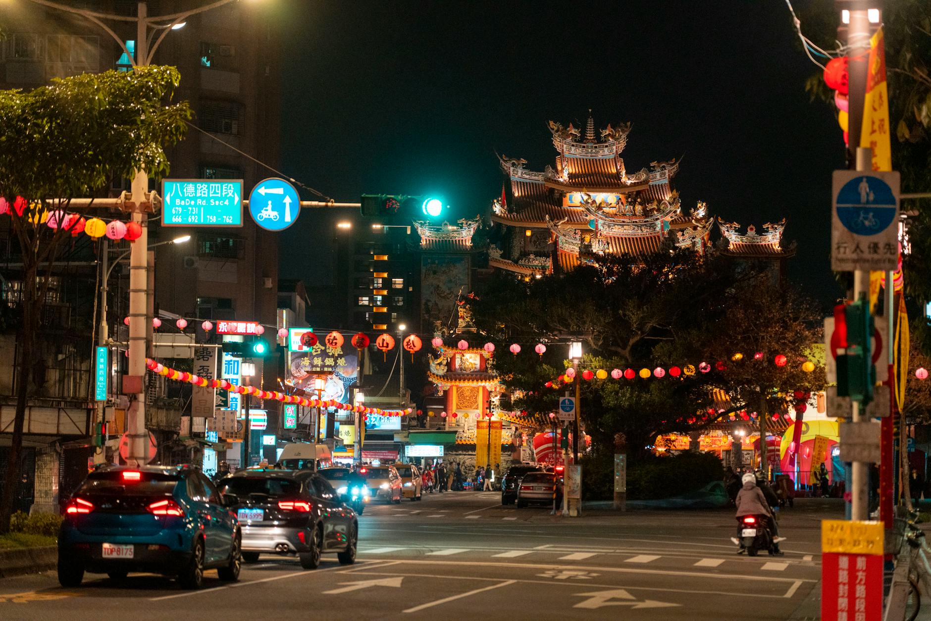 Taipei nightlife district and evening style planning context.
