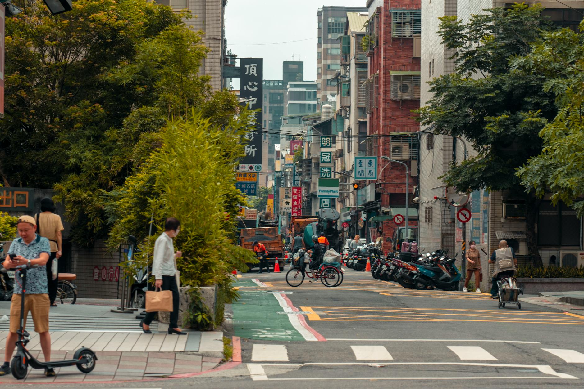 Taipei temple neighborhood and community etiquette planning context.