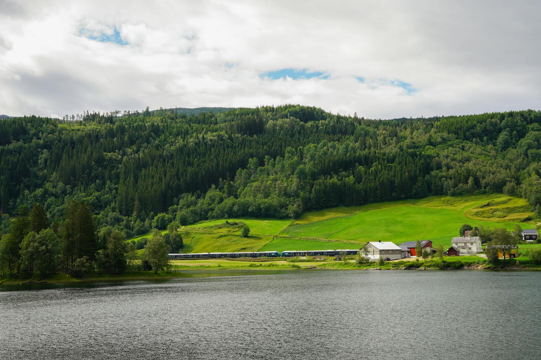 Norwegian train journey for Trondheim budget base planning.