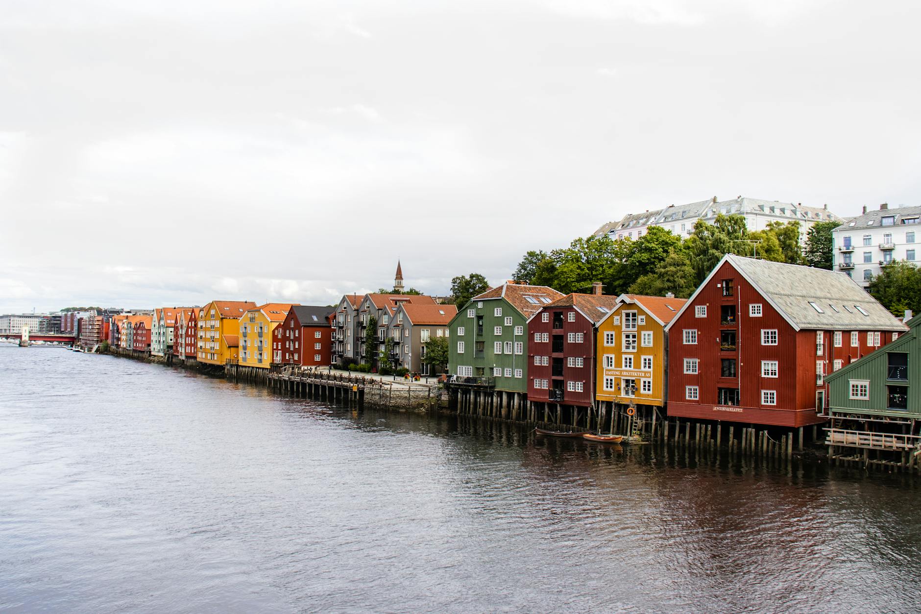 Trondheim restaurant setting for business meal and weather planning.