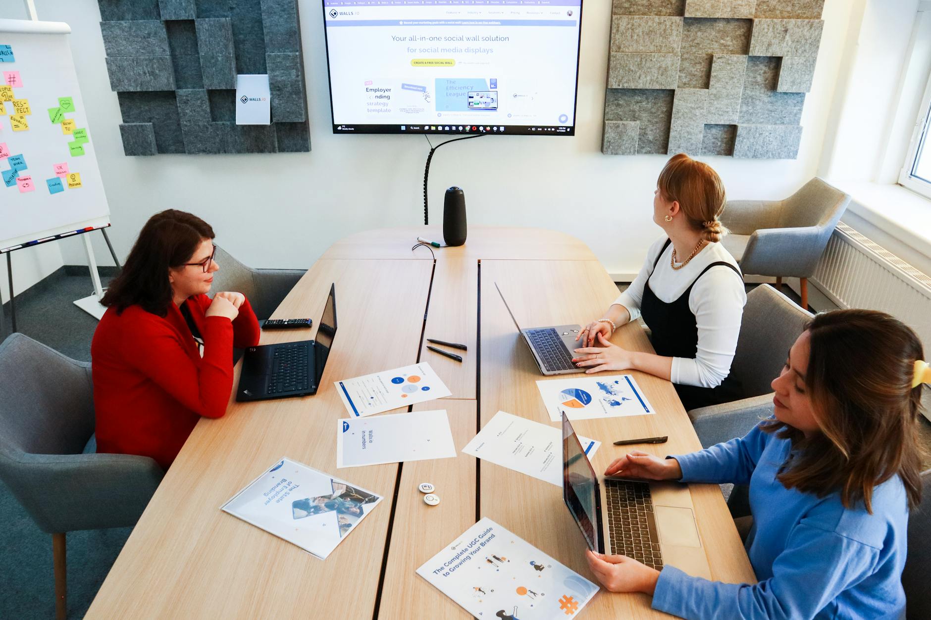Boardroom discussion for Trondheim consulting context planning.
