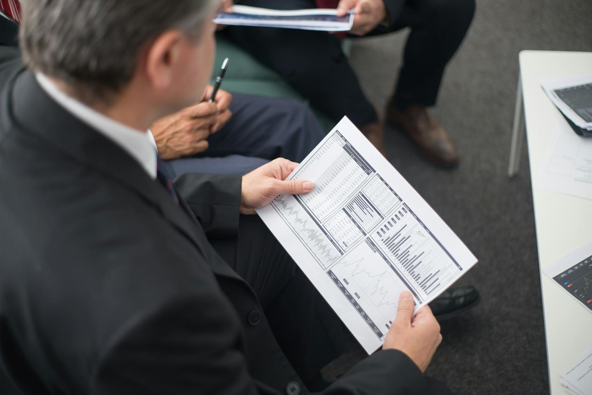 Business document review for Trondheim investor hotel planning.