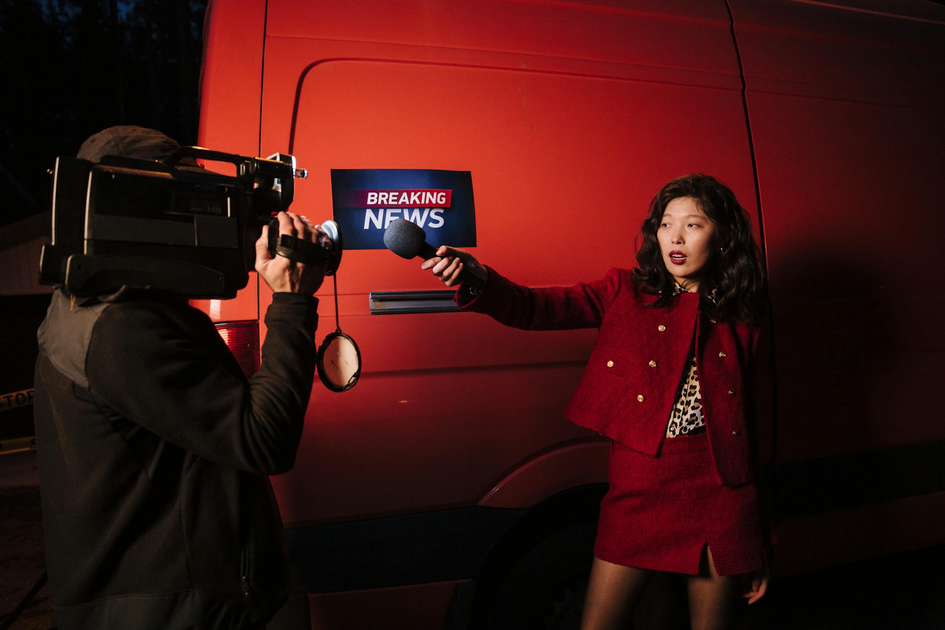 Reporter broadcasting for Trondheim journalism travel planning.