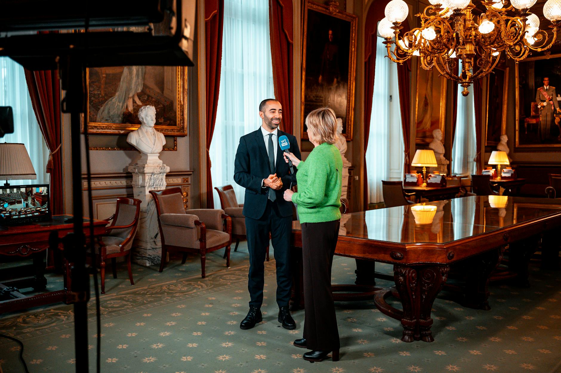 Formal interview setting for Trondheim access and permission planning.