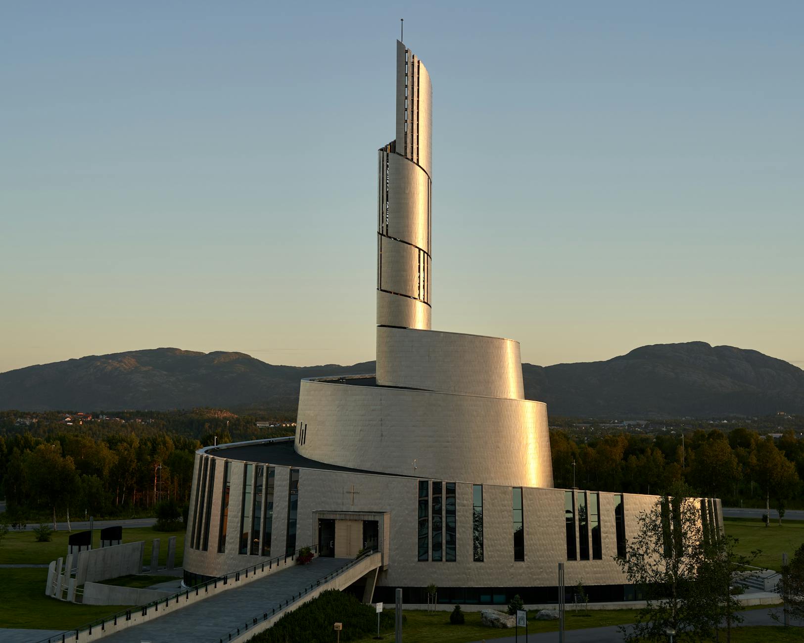 Northern lights cathedral scene for Norway pilgrimage-route planning.