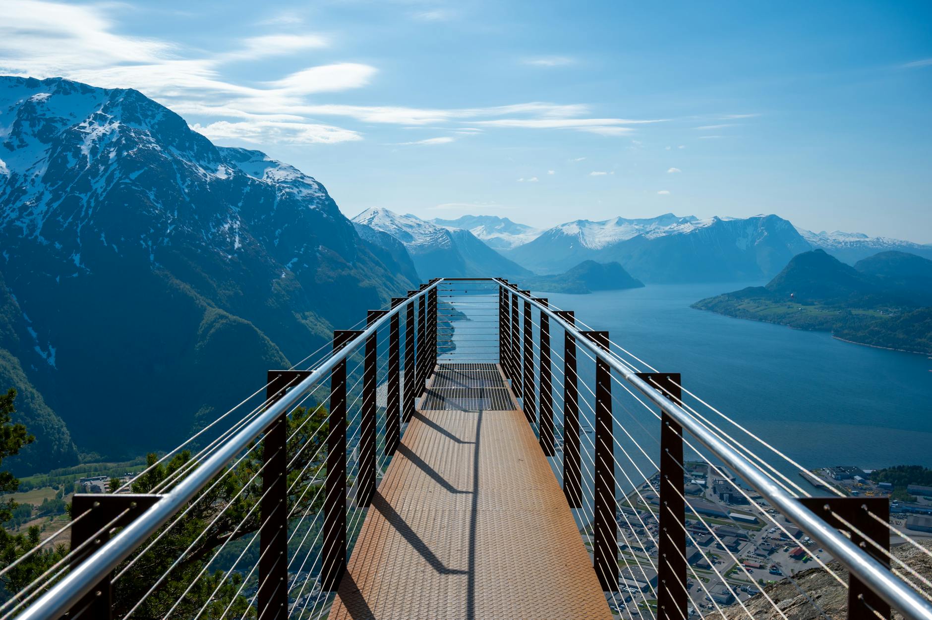 Walkway viewpoint for Trondheim accessible-route planning.