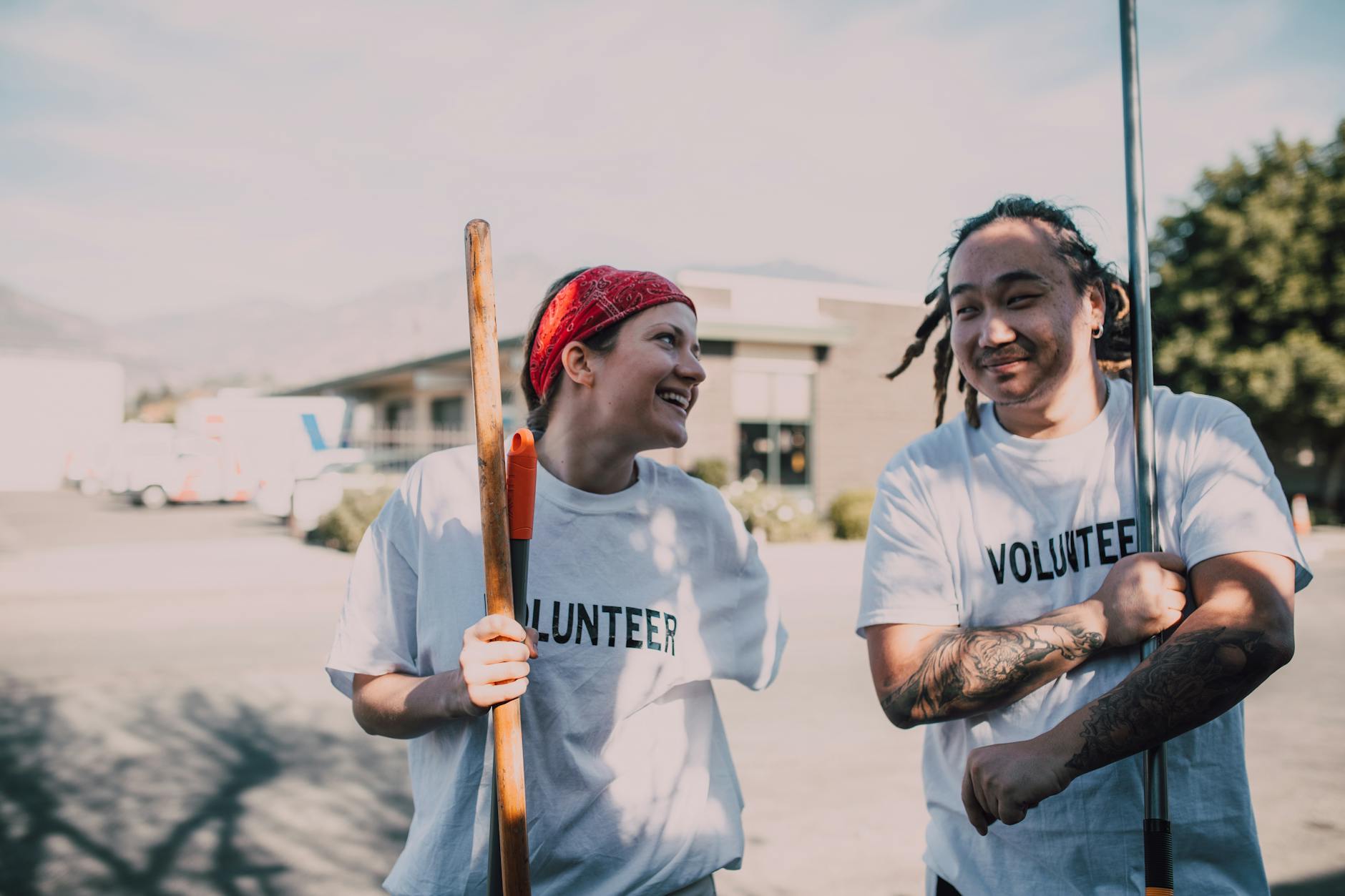 Volunteers cleaning a street for Trondheim role-planning context.