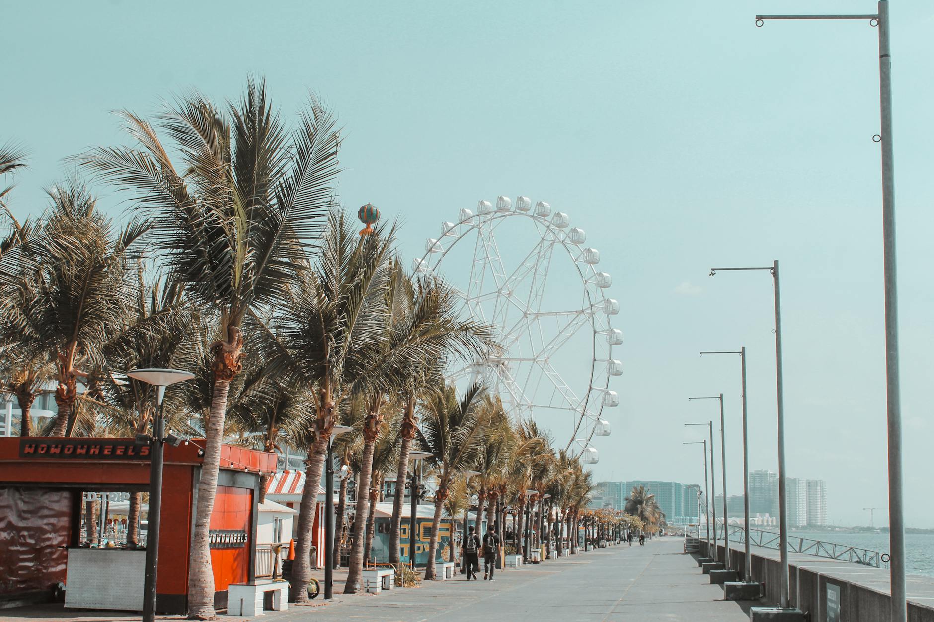 Tsim Sha Tsui promenade and budget traveler free-activity planning context.