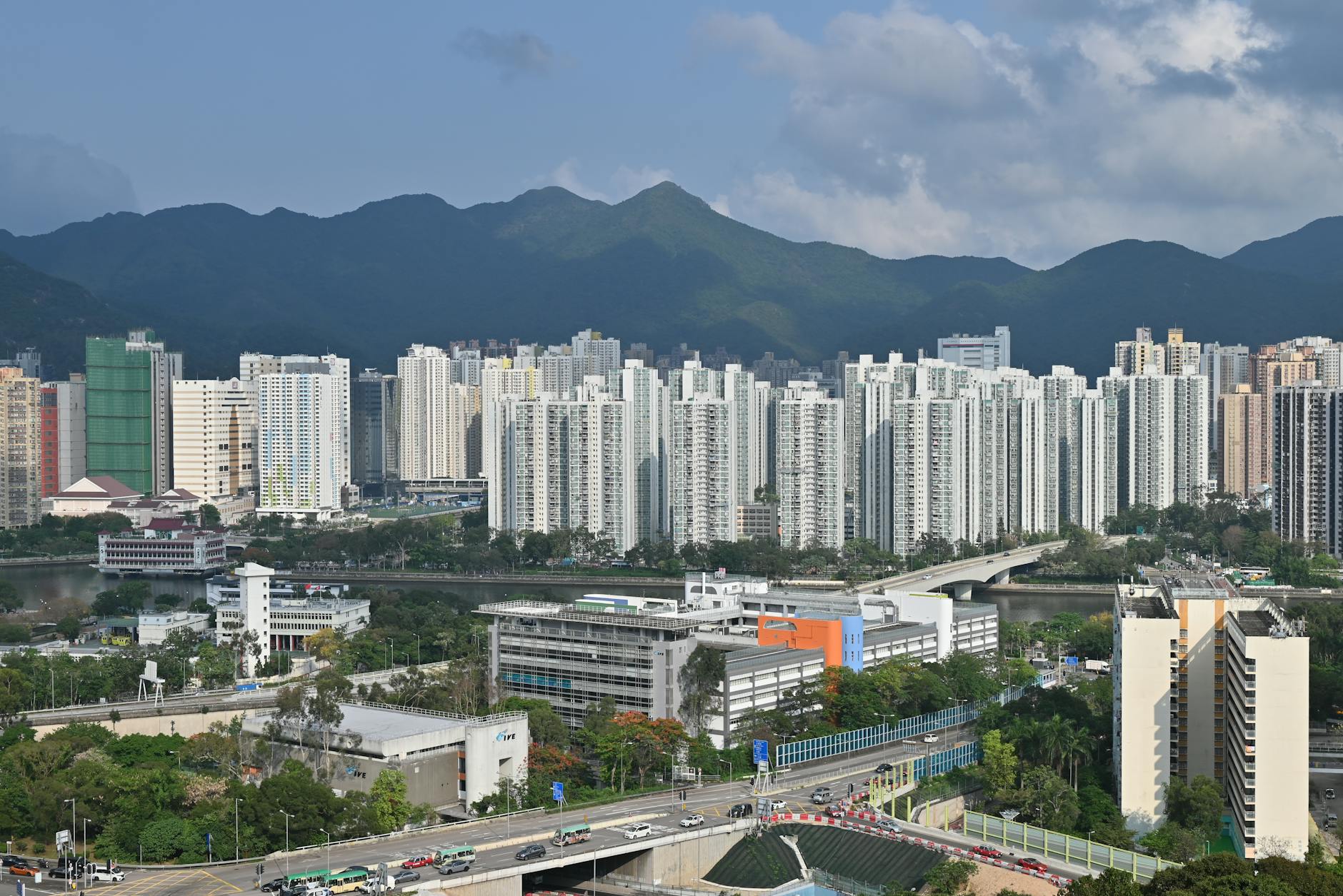 Tsim Sha Tsui hotel and investor base planning context.