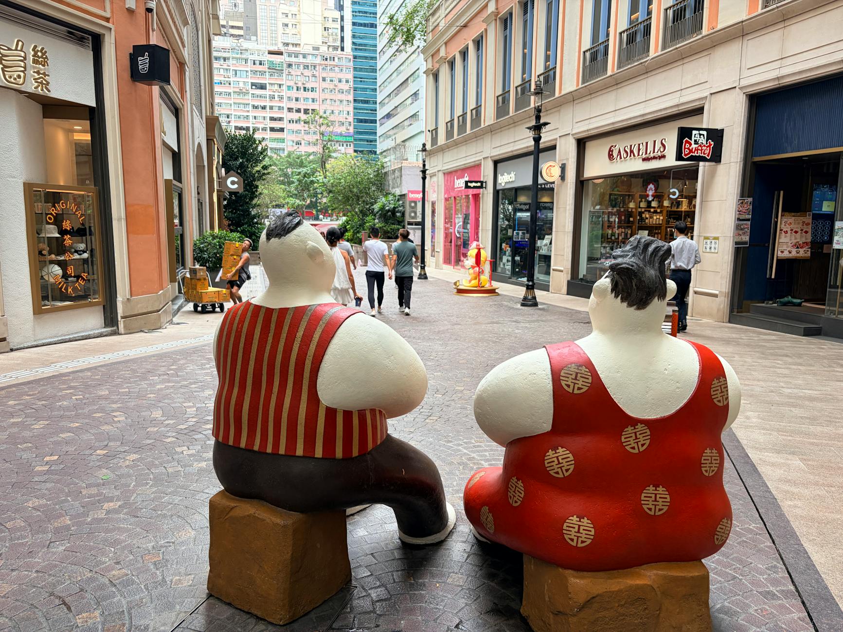 Tsim Sha Tsui shopping street and repeat visitor route planning context.