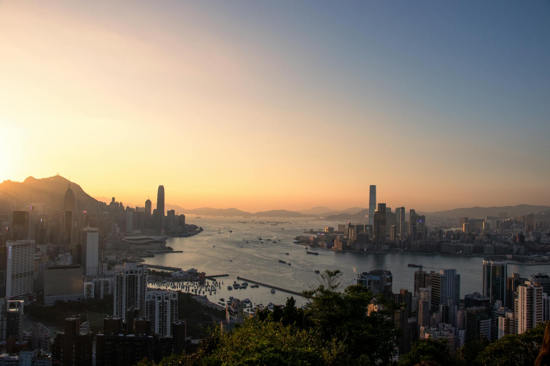 Tsim Sha Tsui sales traveler and business skyline planning context.