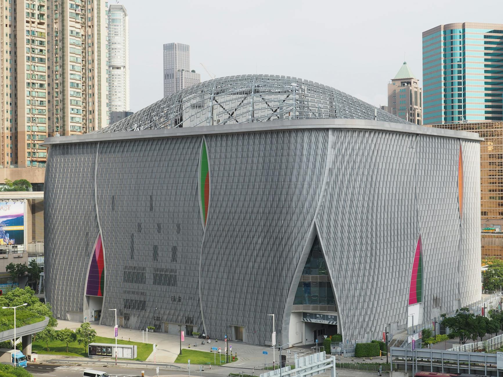 Tsim Sha Tsui museum and tourist route planning context.