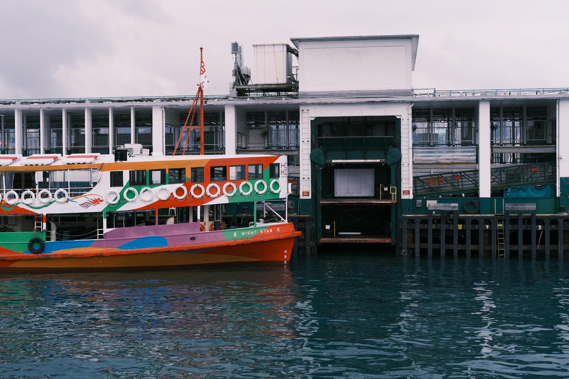 Star Ferry and volunteer traveler cross-harbor planning context.