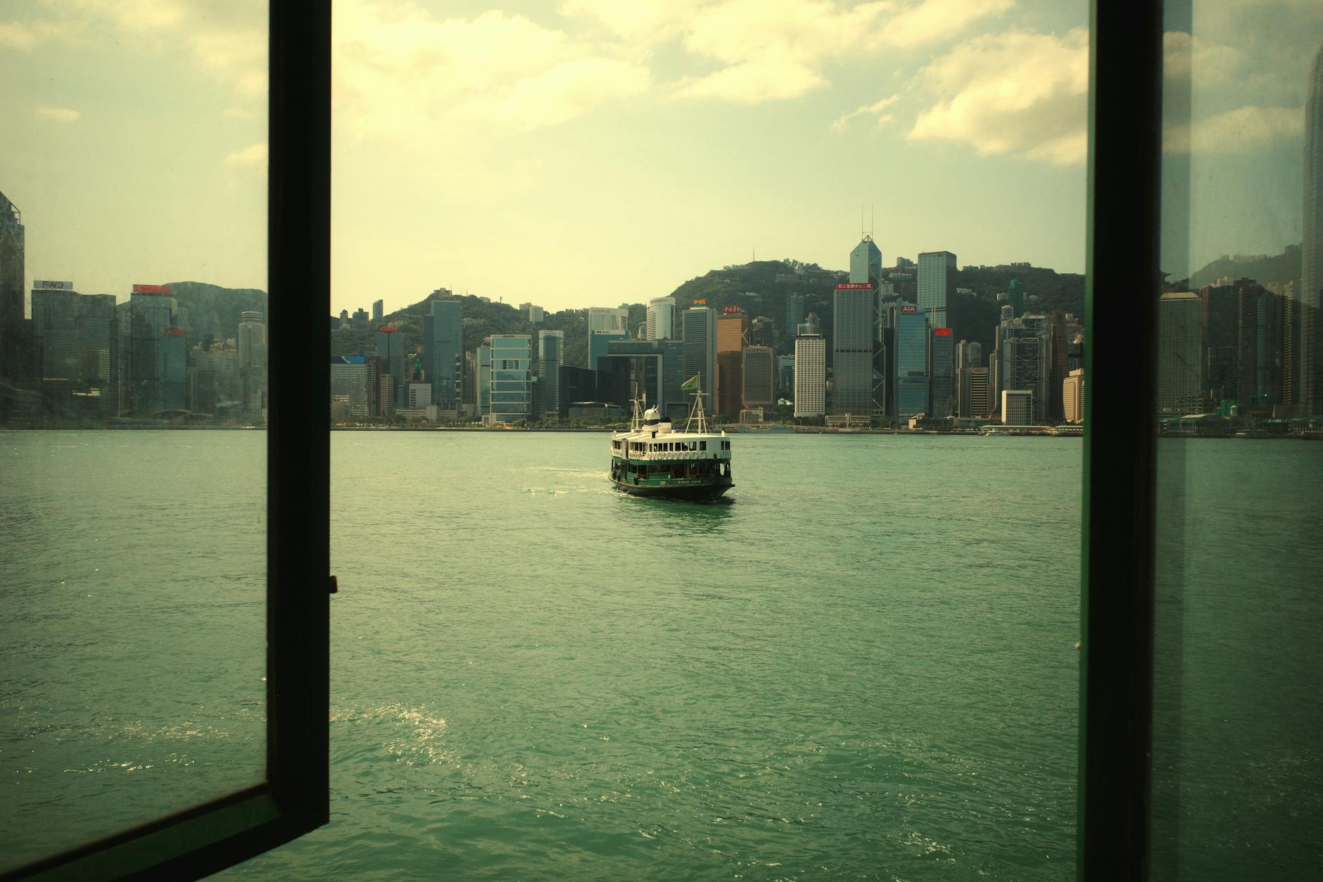 Hong Kong restaurant and creator permission planning context.