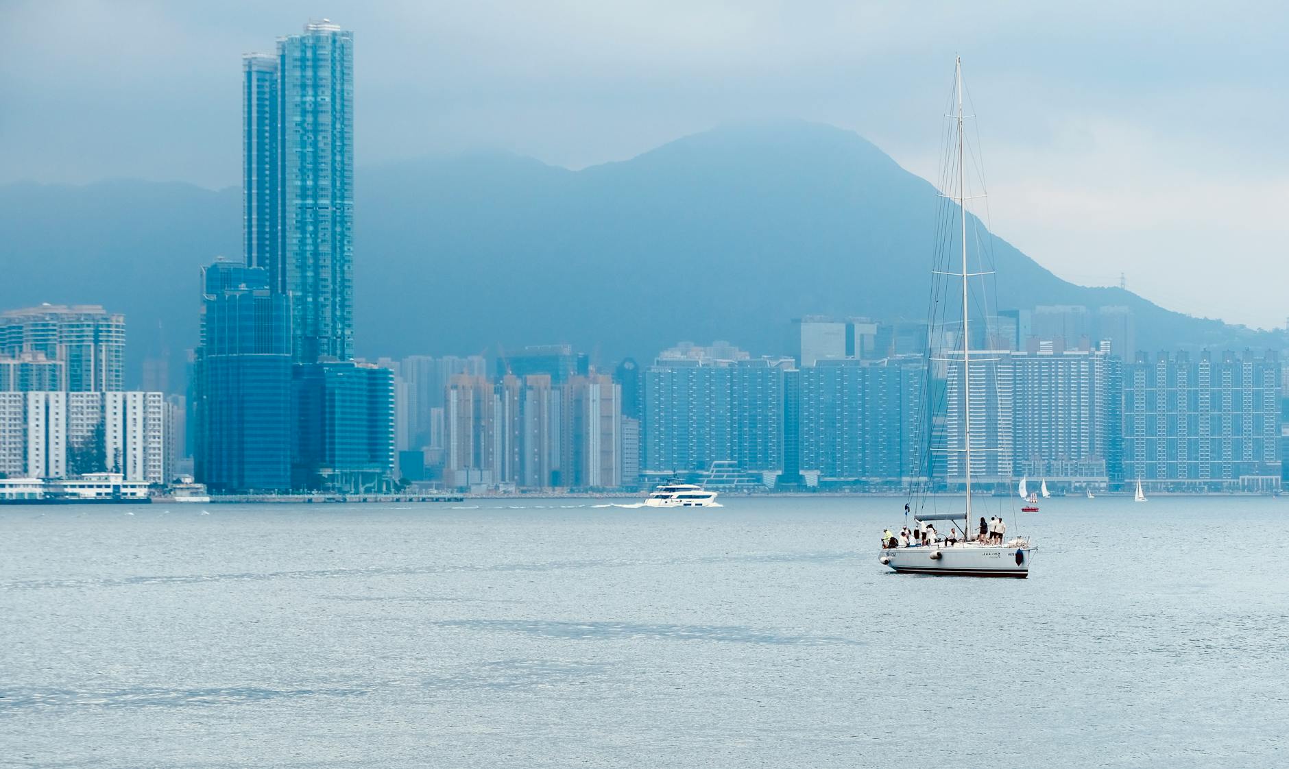 Wan Chai street and cruise traveler mobility planning context.