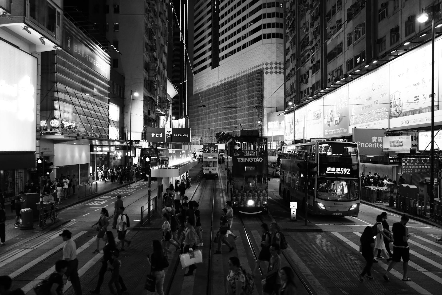 Wan Chai street market and tourist itinerary planning context.