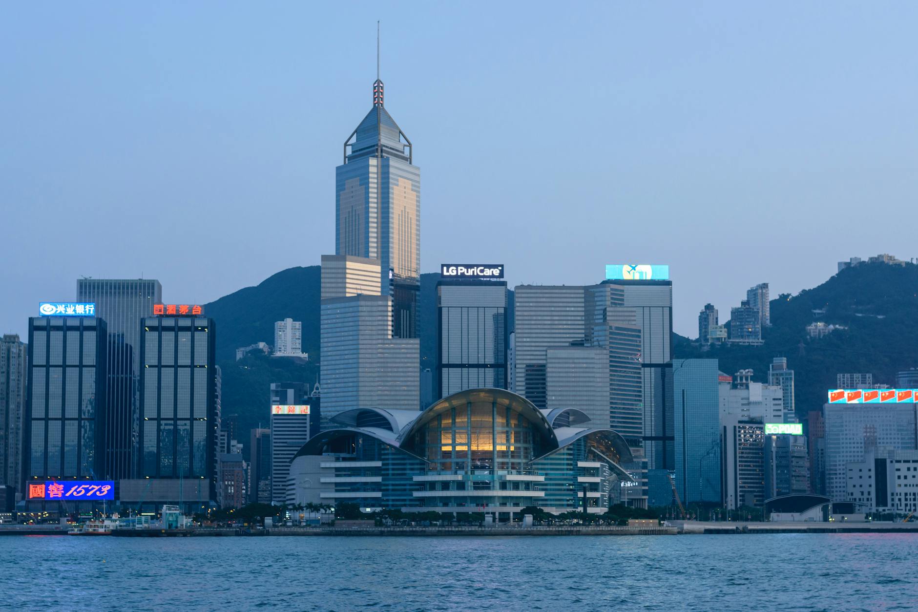 HKCEC hall and trade-show attendee route planning context.