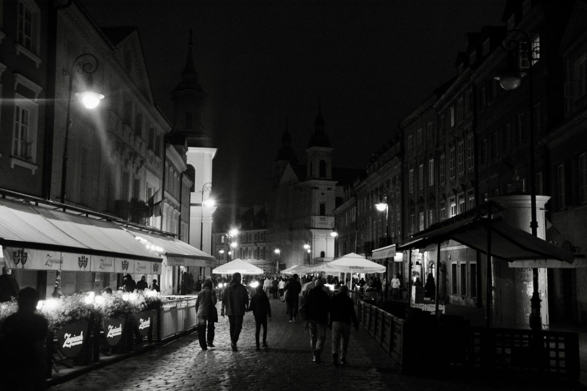 Warsaw evening and food setting for creator night-shoot planning.