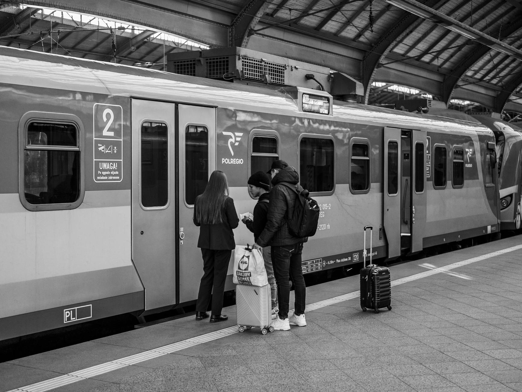 Warsaw rail and transfer setting for ship or onward deadline planning.