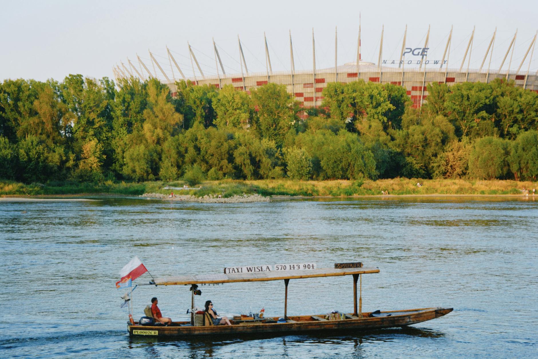 Warsaw riverside setting for family food and route planning.