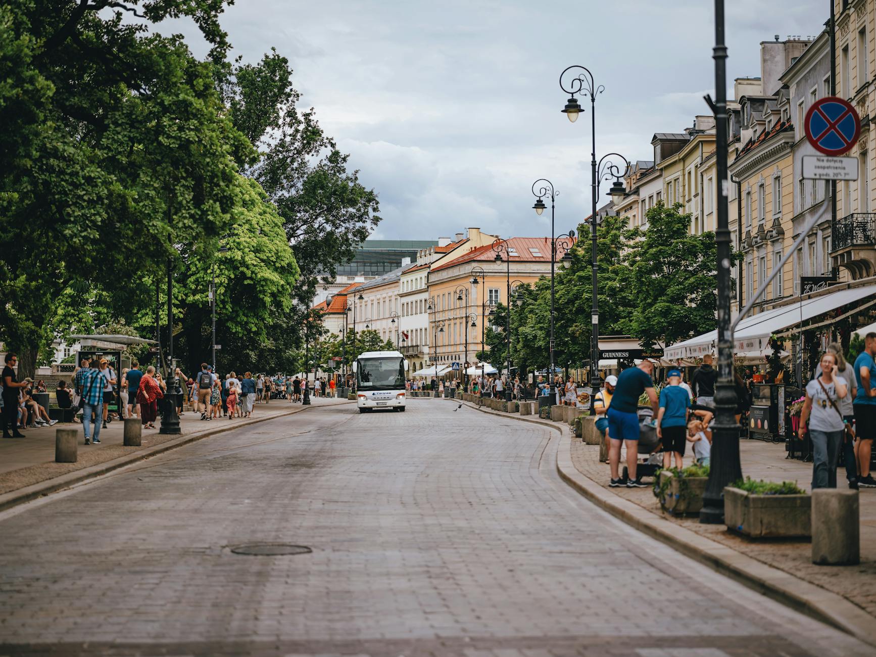 Warsaw city center architecture for luxury shopping and service planning.