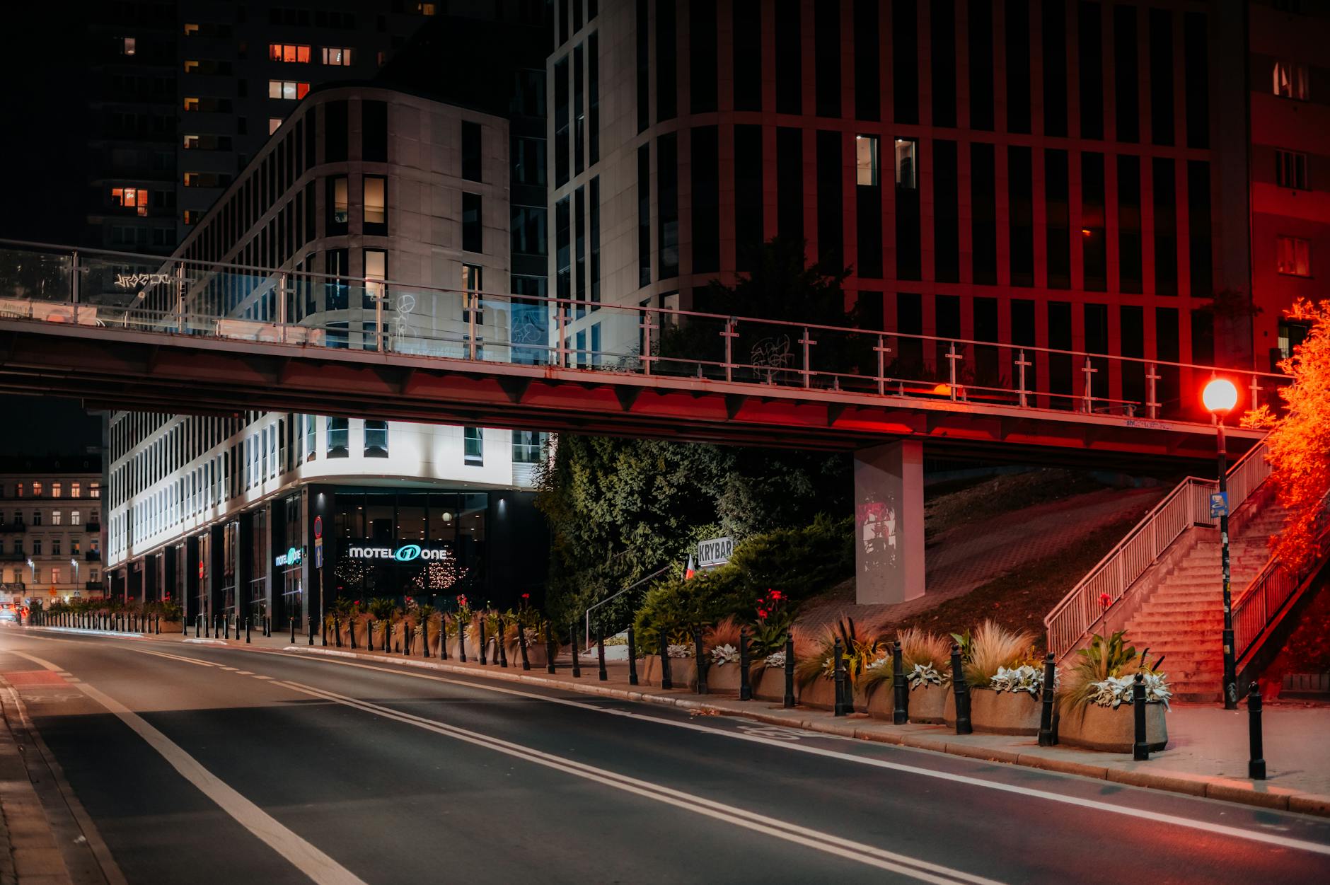 Warsaw night street for nightlife safety and exit planning.