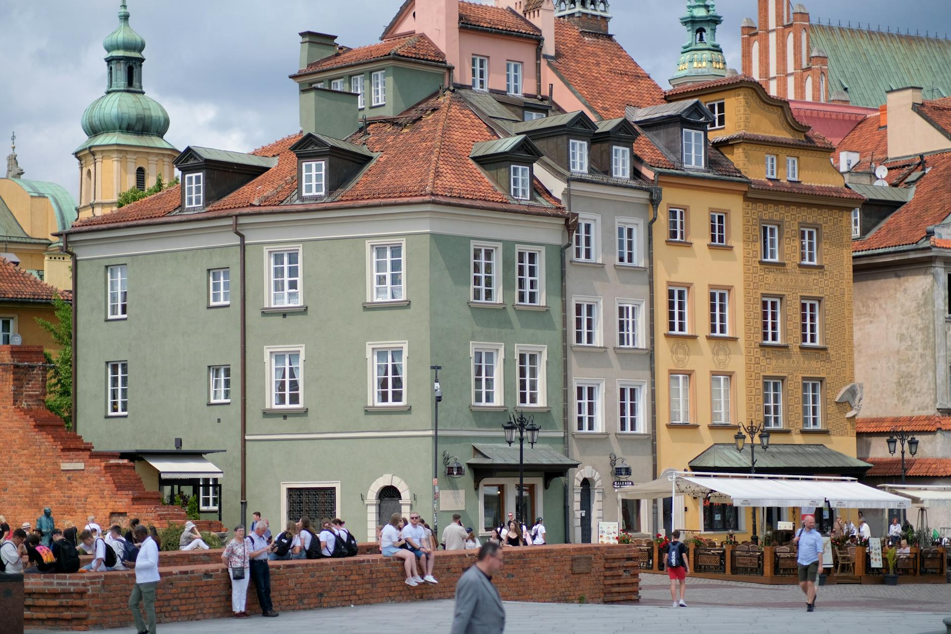 Warsaw street route for religious traveler transport and weather planning.
