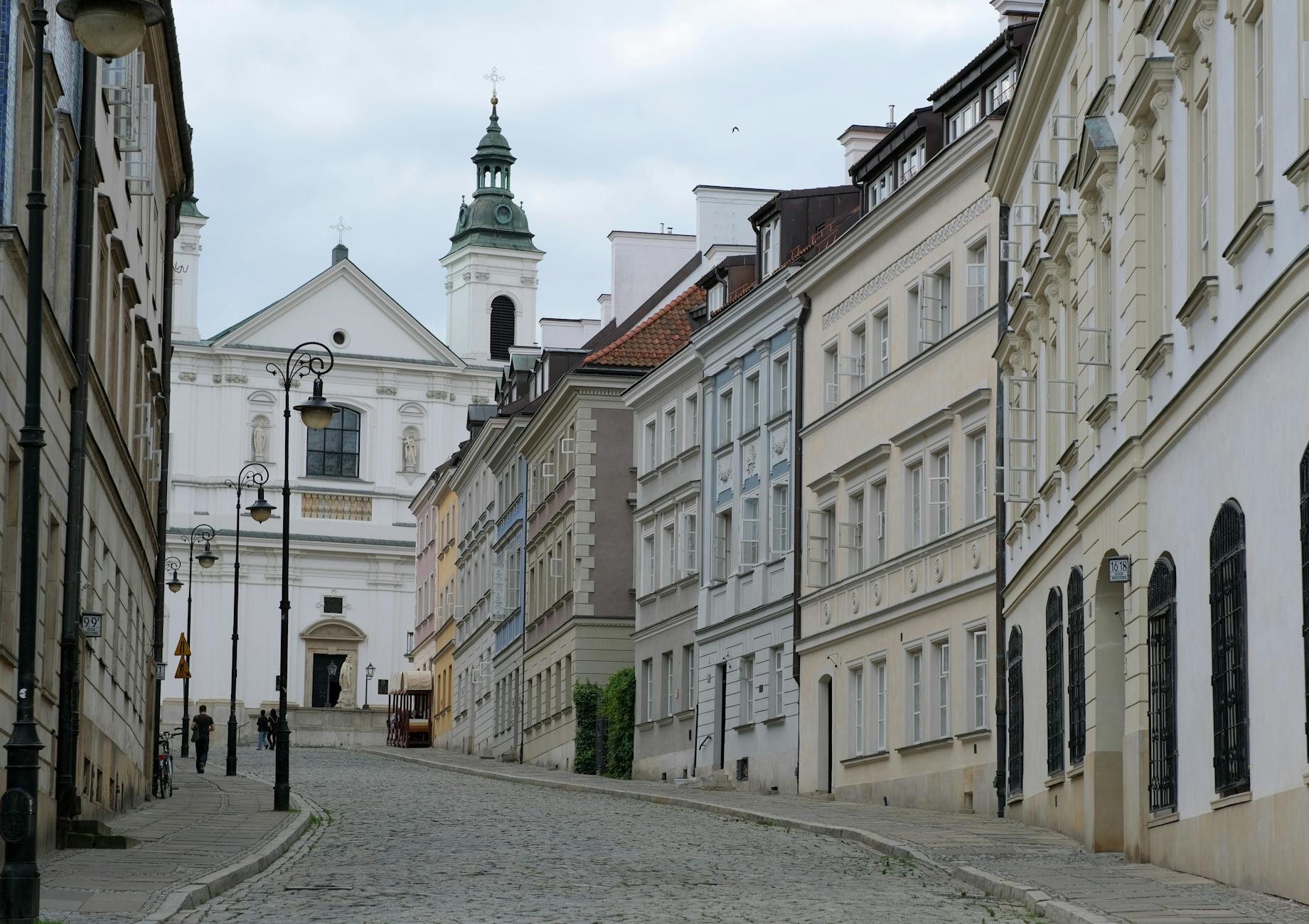 Warsaw memorial and historic setting for religious memory planning.