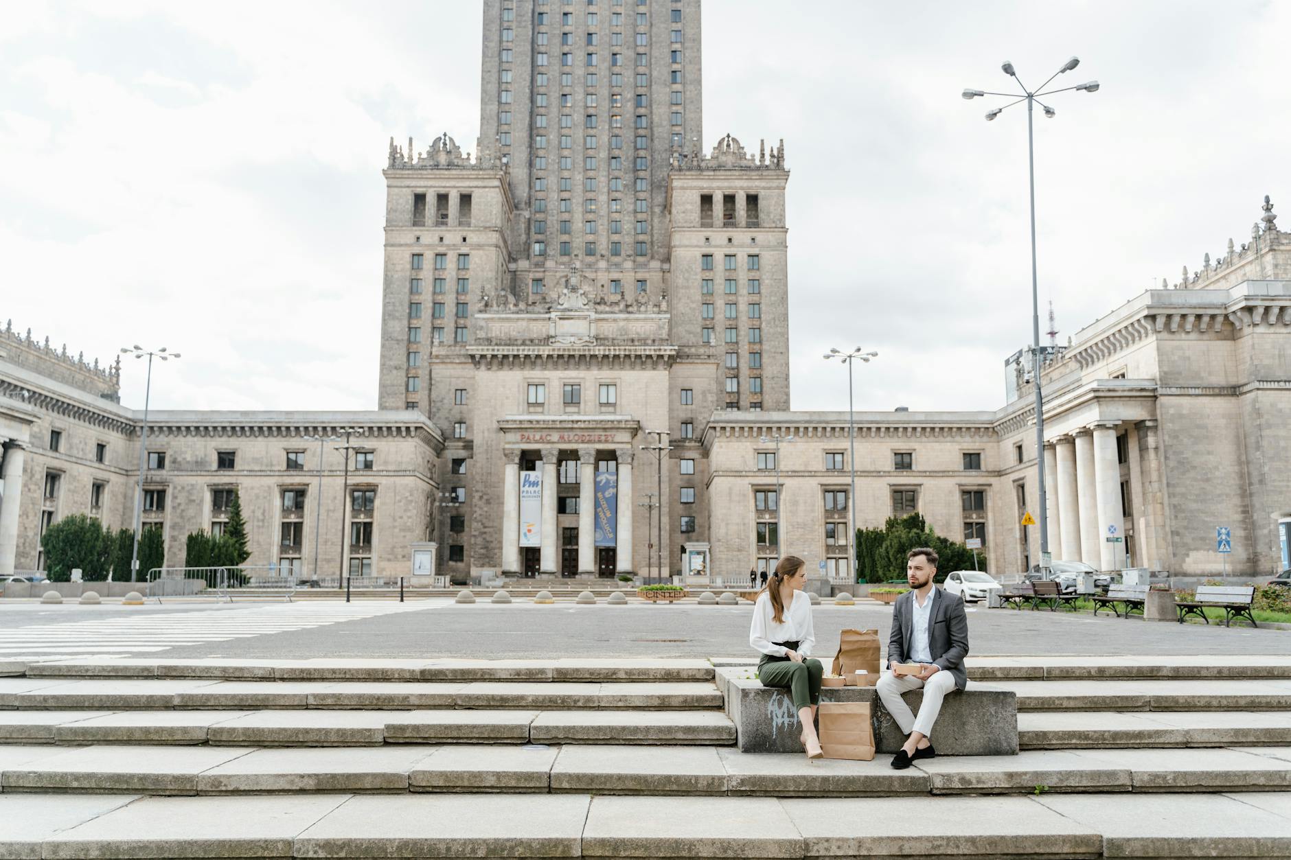 Warsaw business meeting setting for trade-show fatigue planning.