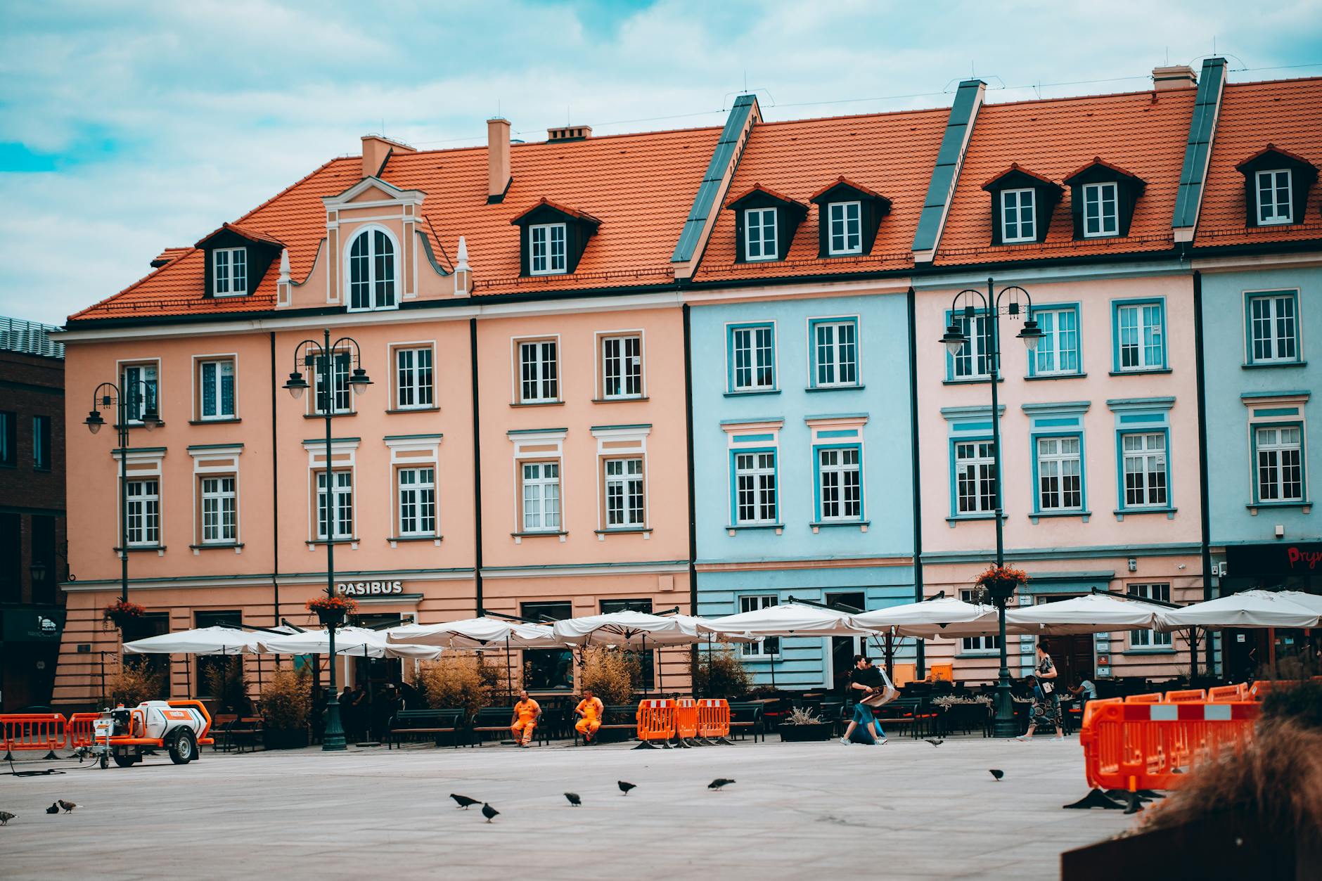 Warsaw Old Town area for compact stopover route planning.