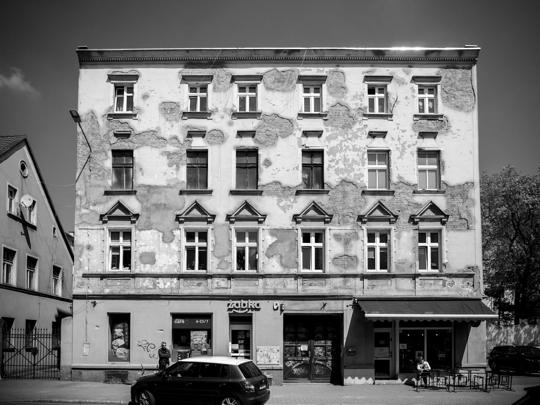 Wroclaw cafe setting for academic work and networking planning.