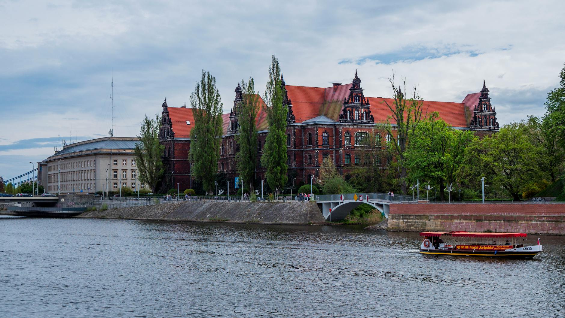 Wroclaw river route for timed port-call travel planning.
