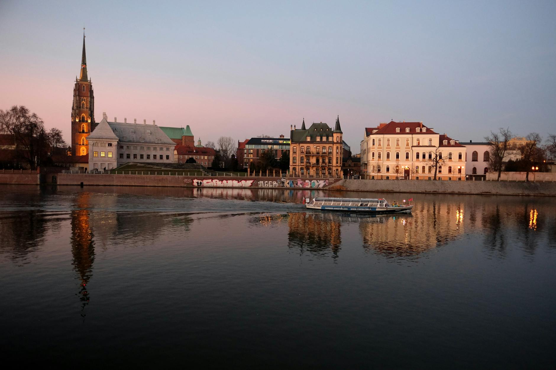 Wroclaw evening dining area for repeat leisure planning.